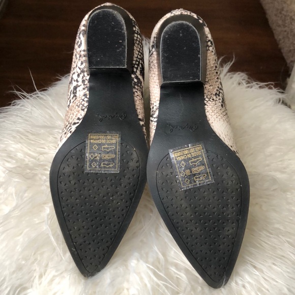 Lola Shoetique boots - Picture 5 of 5